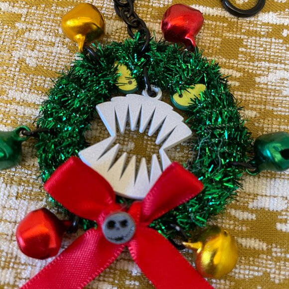 Disney The Nightmare Before Christmas Wreath Figural Keychain - Picture 1 of 9